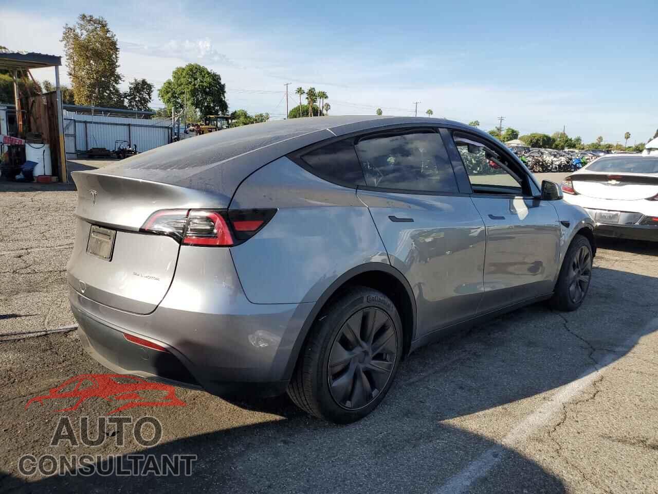 TESLA MODEL Y 2024 - 7SAYGAEE4RF125173