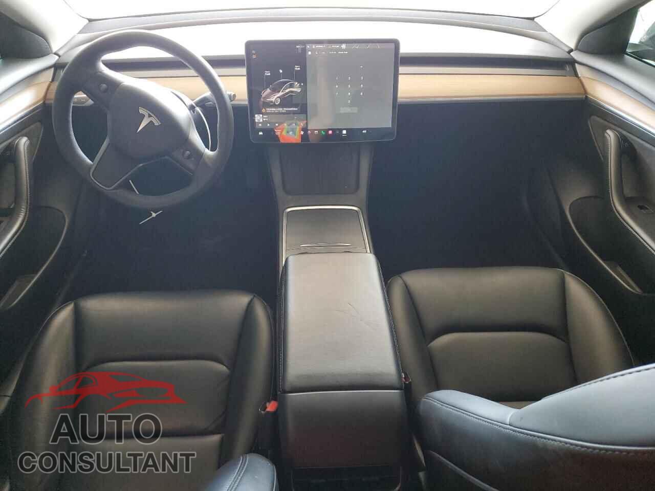 TESLA MODEL 3 2021 - 5YJ3E1EA5MF060708