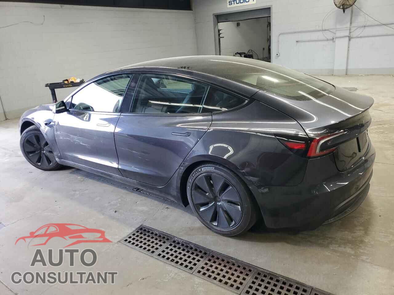 TESLA MODEL 3 2024 - 5YJ3E1EB3RF795963