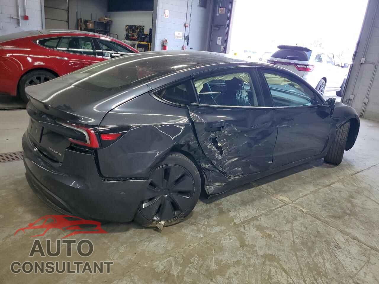 TESLA MODEL 3 2024 - 5YJ3E1EB3RF795963