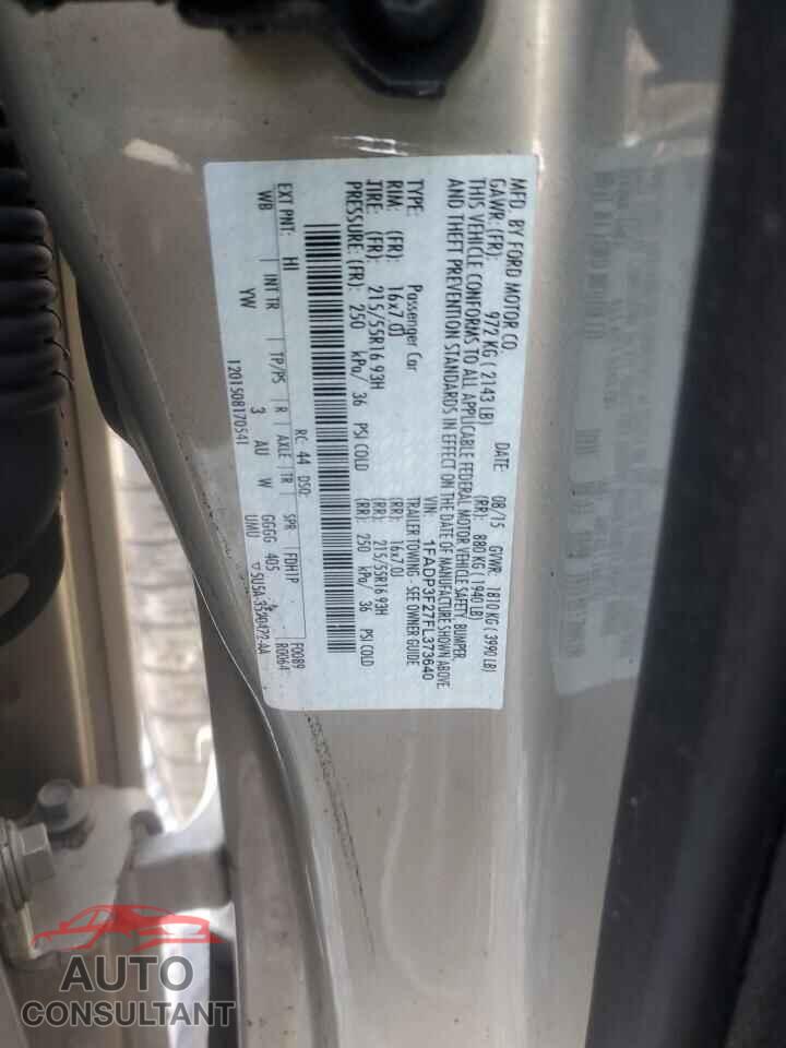 FORD FOCUS 2015 - 1FADP3F27FL373640