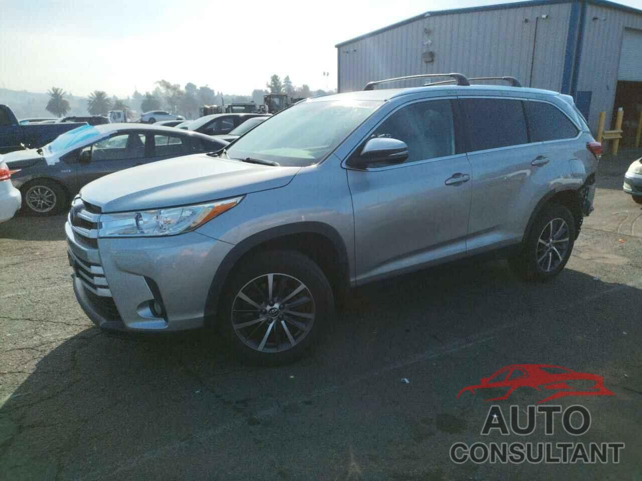 TOYOTA HIGHLANDER 2019 - 5TDJZRFH5KS624856