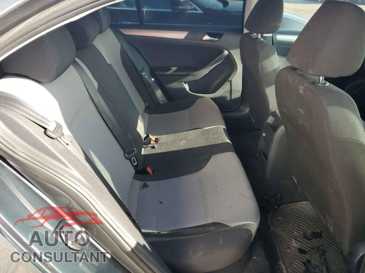 VOLKSWAGEN JETTA 2017 - 3VW2B7AJ1HM243423