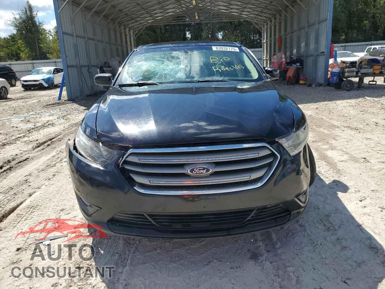FORD TAURUS 2017 - 1FAHP2E82HG122974