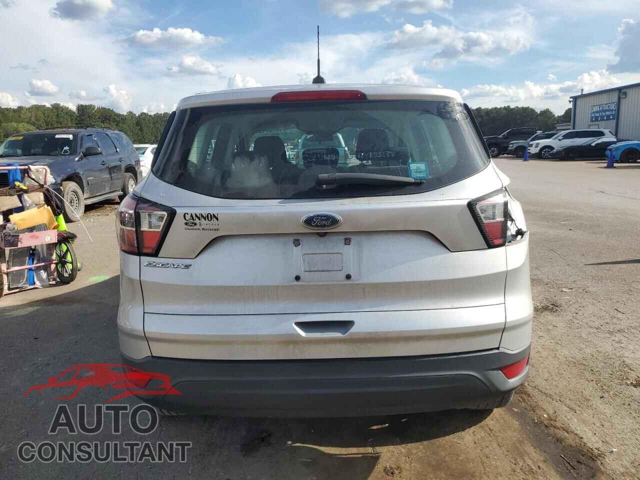 FORD ESCAPE 2017 - 1FMCU0F73HUD86399