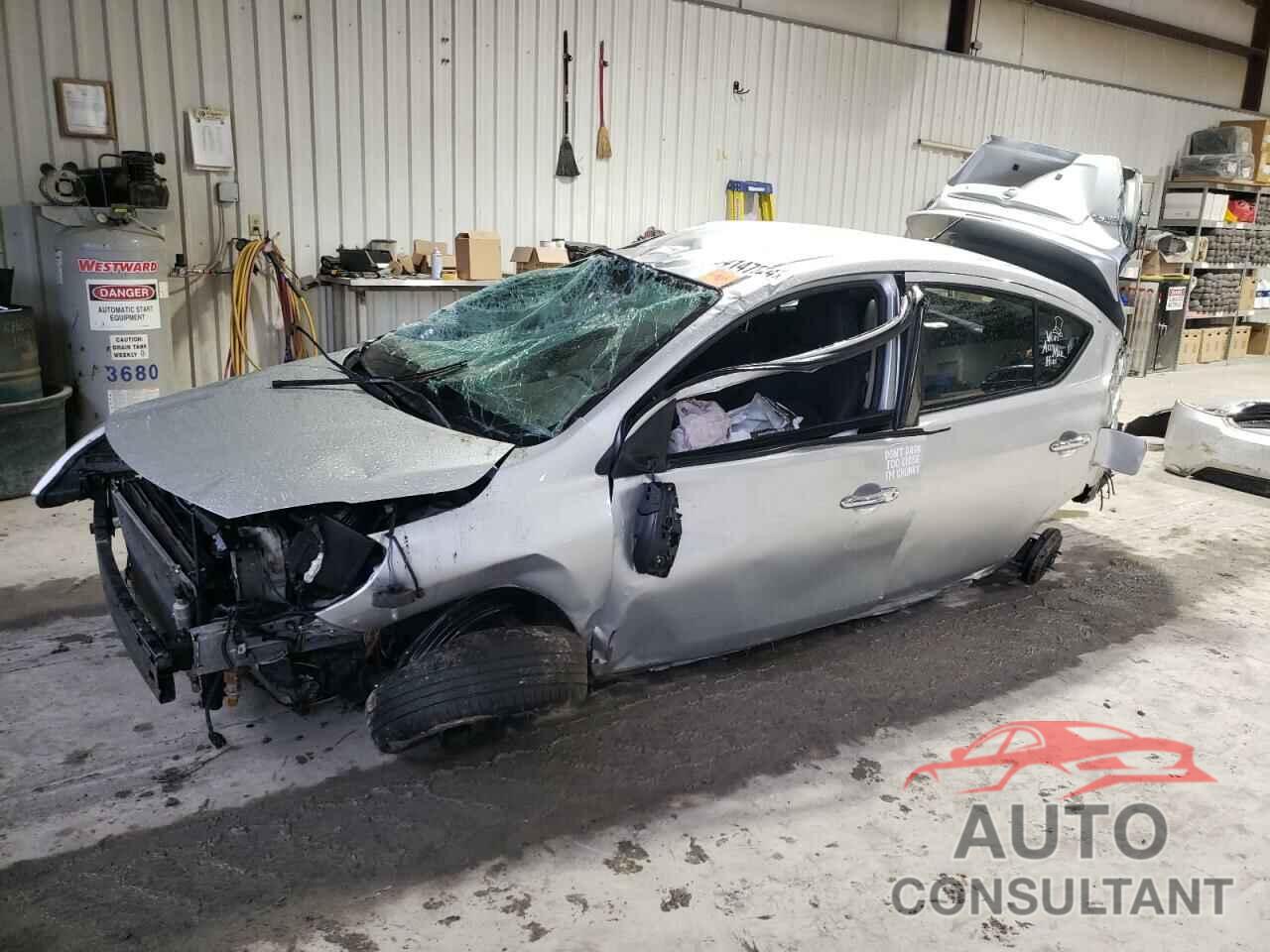 NISSAN VERSA 2018 - 3N1CN7AP2JK415577
