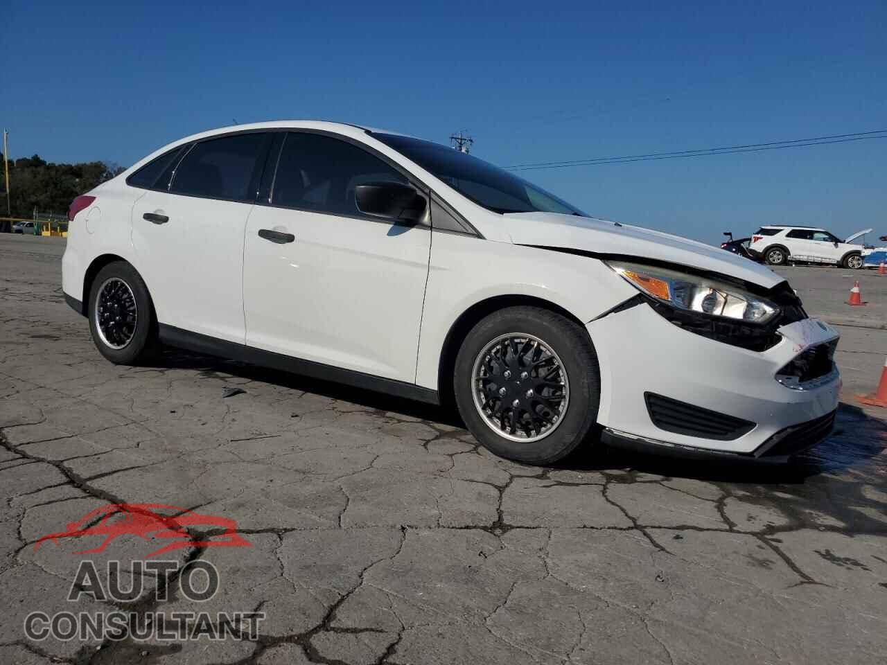 FORD FOCUS 2015 - 1FADP3E26FL355986