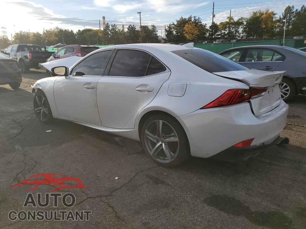 LEXUS IS 2018 - JTHC81D26J5033496