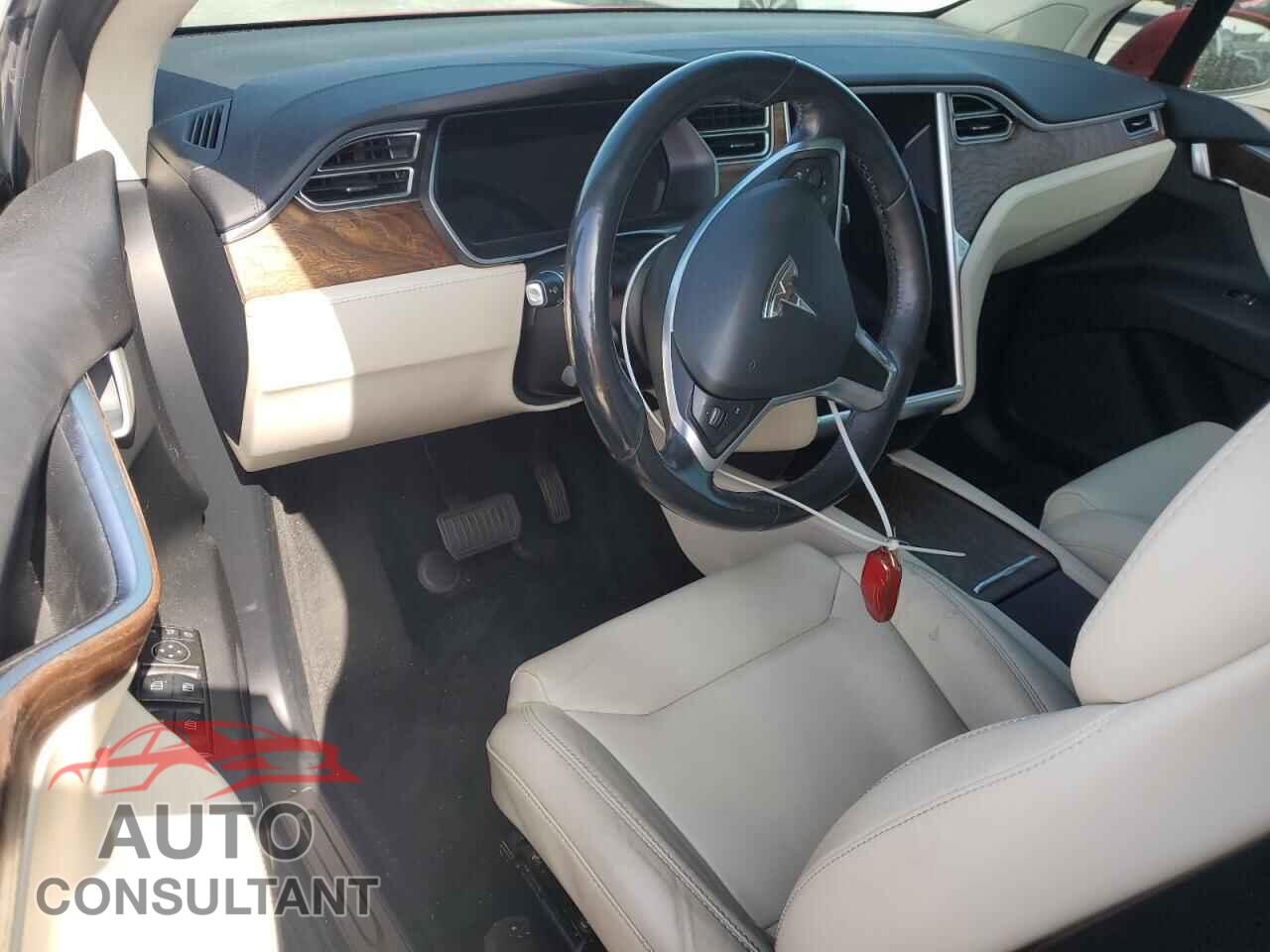 TESLA MODEL X 2017 - 5YJXCDE21HF068943