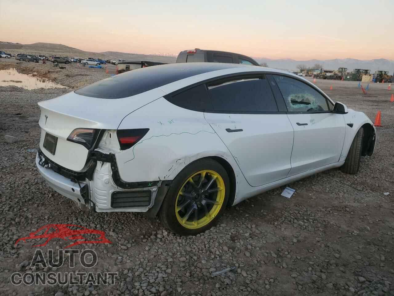 TESLA MODEL 3 2023 - 5YJ3E1EA1PF586774