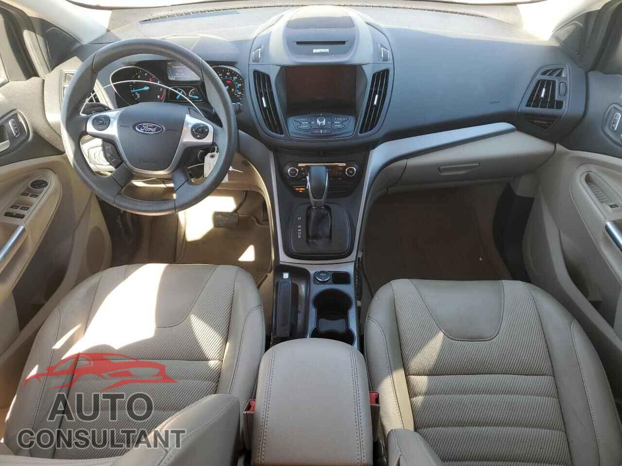 FORD ESCAPE 2015 - 1FMCU0G92FUA30863