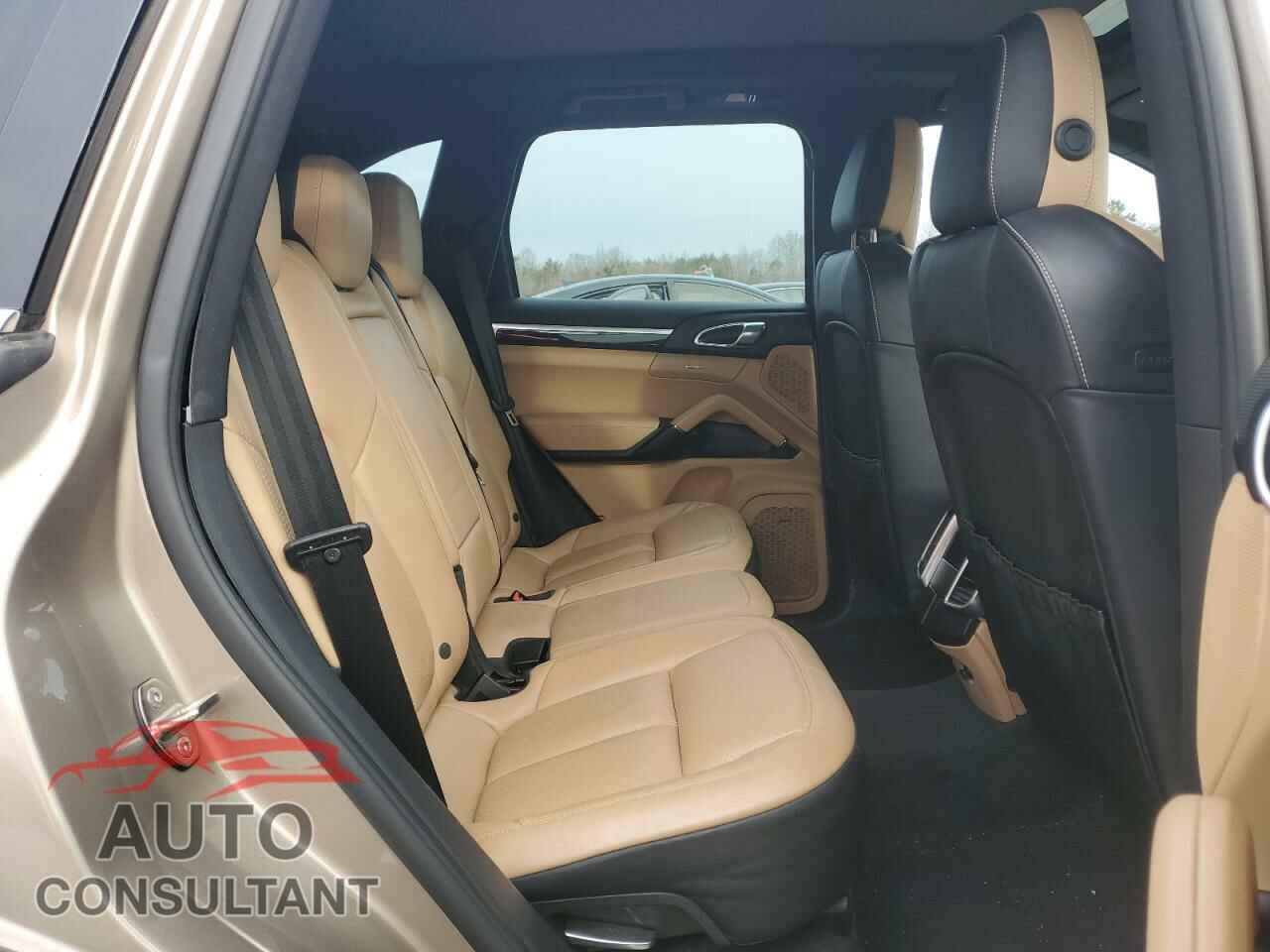 PORSCHE CAYENNE 2016 - WP1AA2A24GLA08803