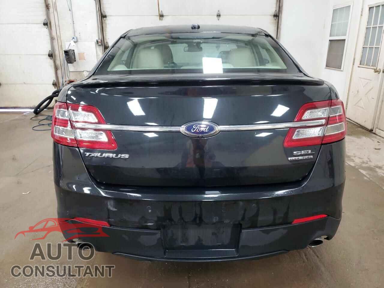 FORD TAURUS 2015 - 1FAHP2E86FG104152