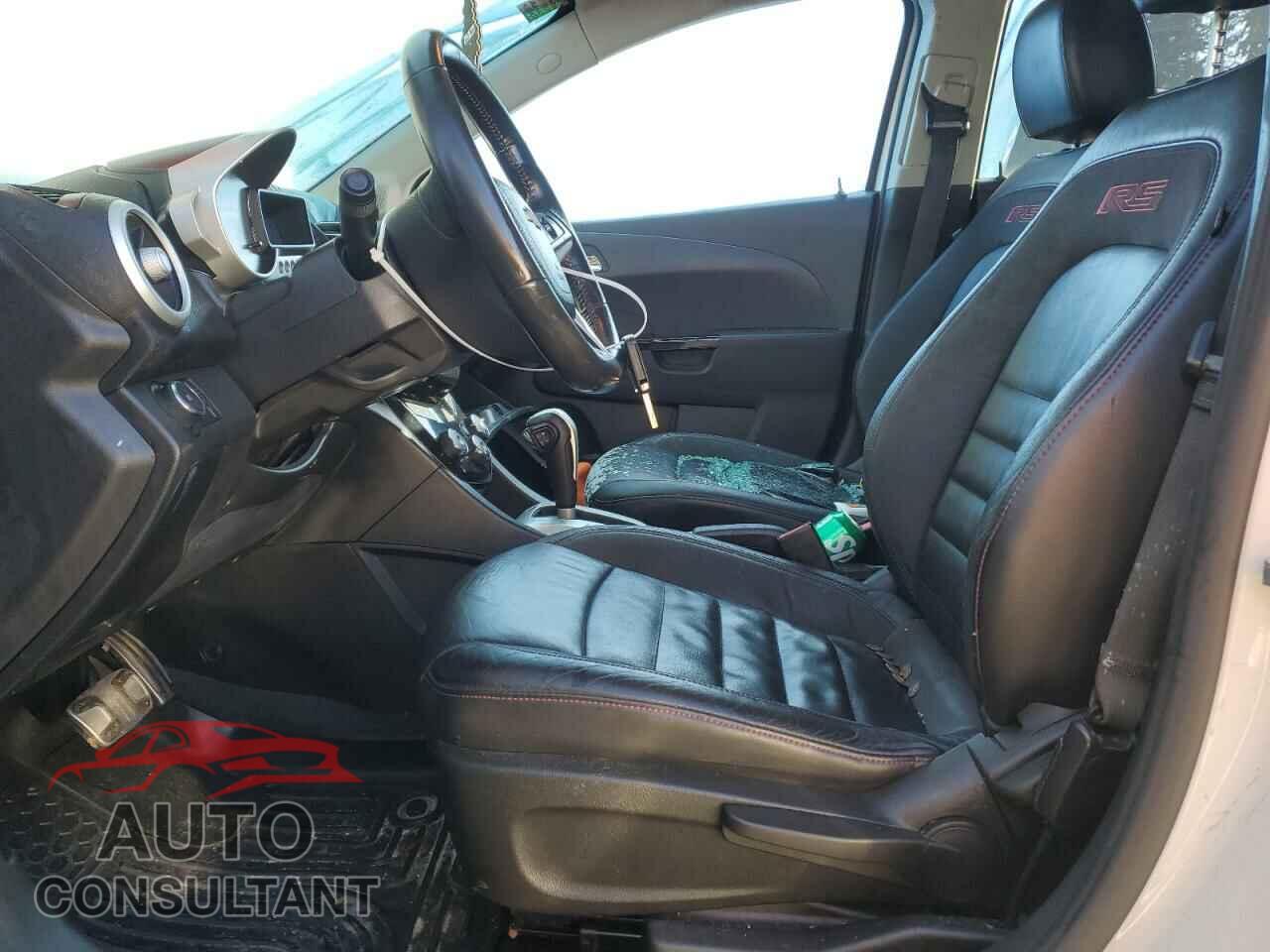 CHEVROLET SONIC 2014 - 1G1JG6SB4E4146492