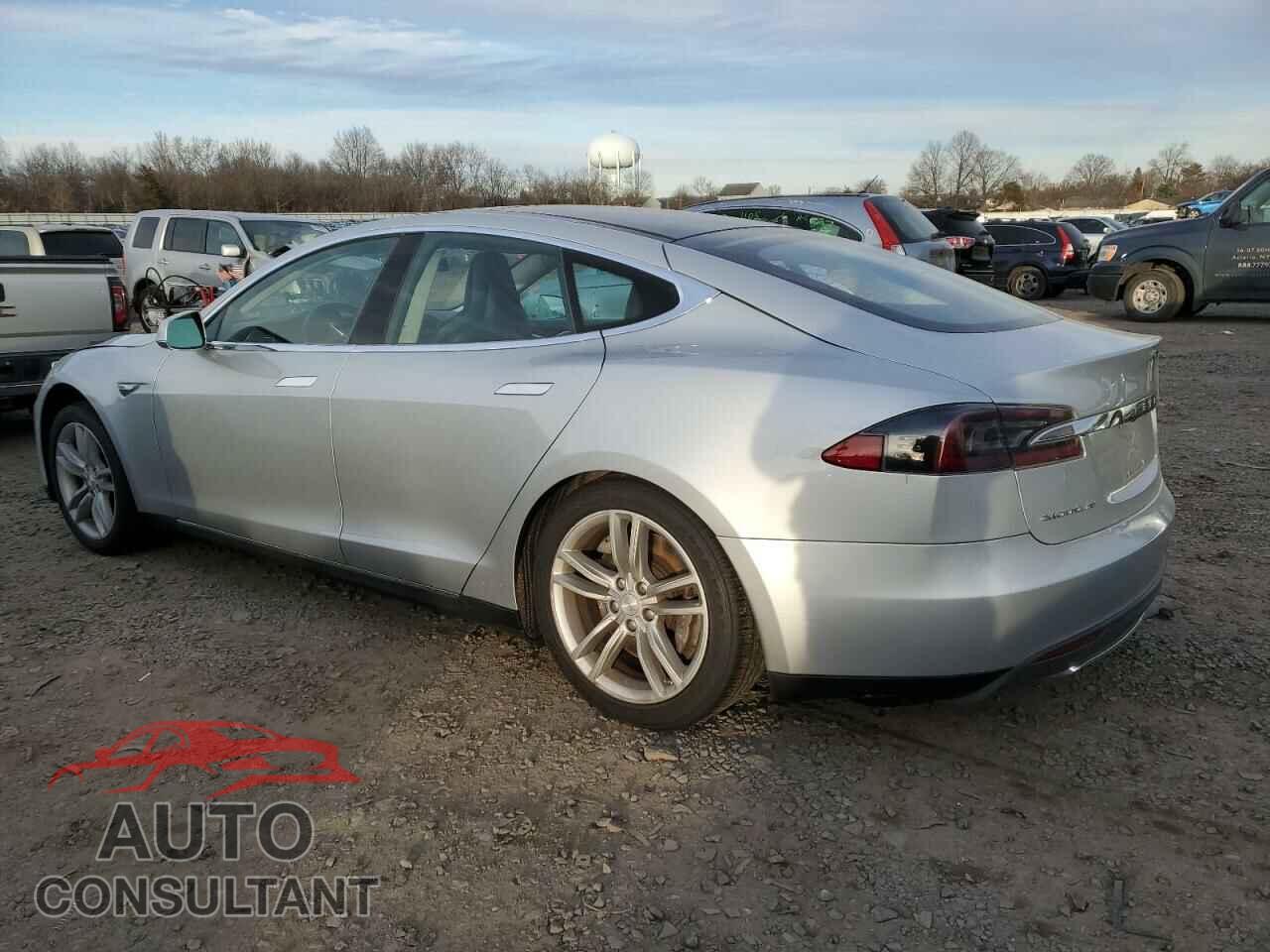 TESLA MODEL S 2013 - 5YJSA1AG4DFP08282