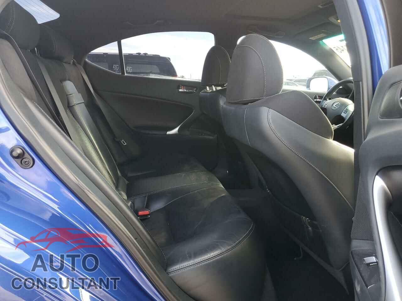 LEXUS IS 2012 - JTHBE5C24C5028507