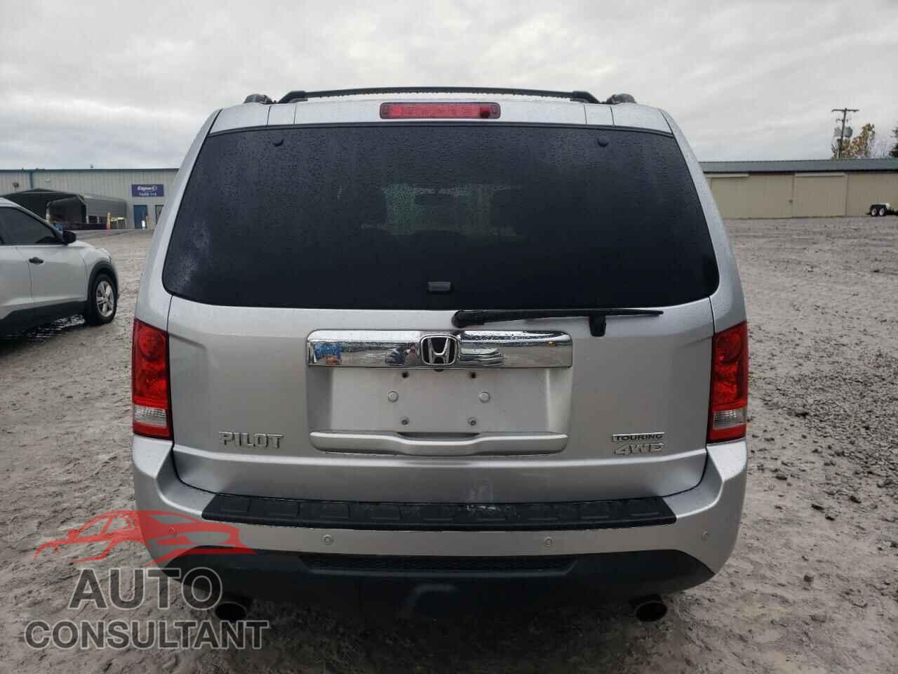 HONDA PILOT 2015 - 5FNYF4H93FB035220
