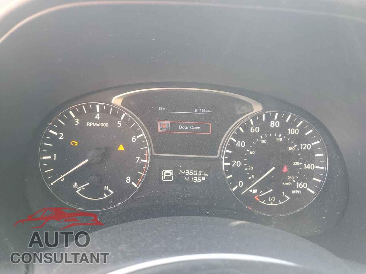 NISSAN PATHFINDER 2015 - 5N1AR2MN8FC657367