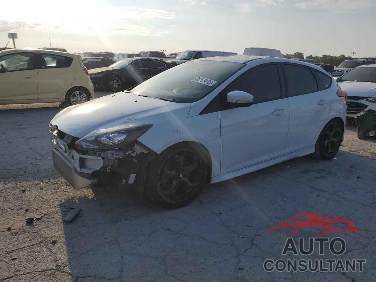 FORD FOCUS 2014 - 1FADP3L9XEL117119