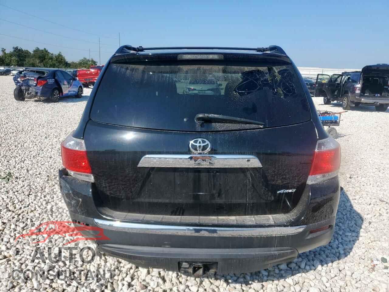 TOYOTA HIGHLANDER 2013 - 5TDBK3EH8DS216538