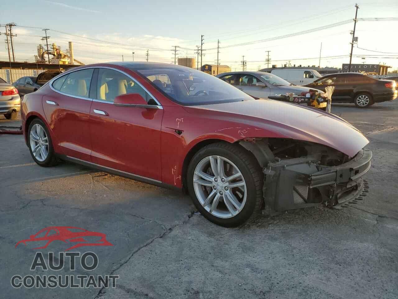 TESLA MODEL S 2015 - 5YJSA1E20FF120476