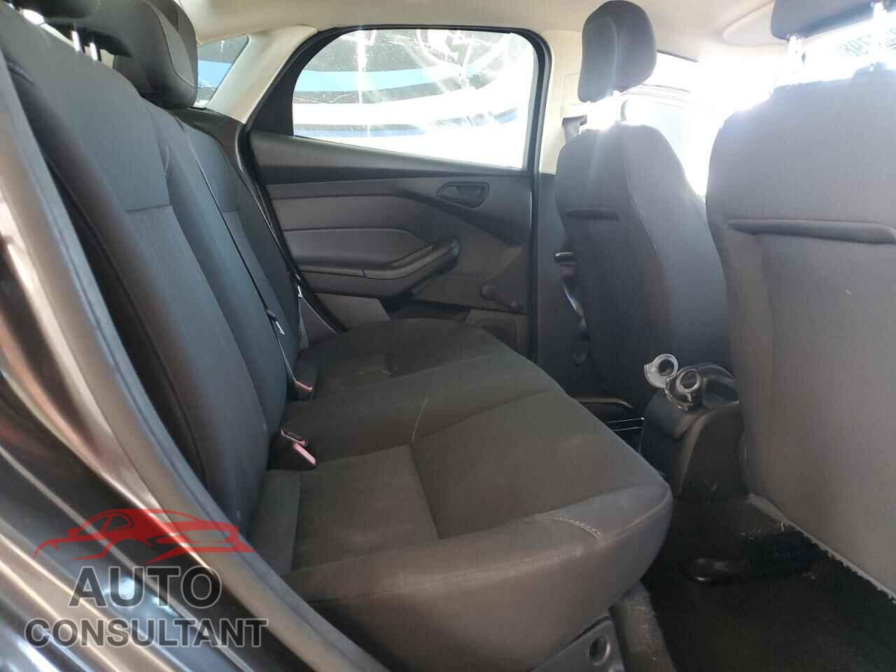 FORD FOCUS 2016 - 1FADP3E20GL256985