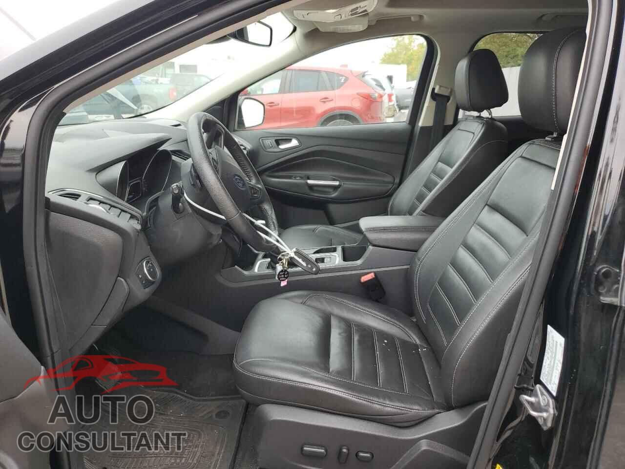 FORD ESCAPE 2017 - 1FMCU9J92HUB62327