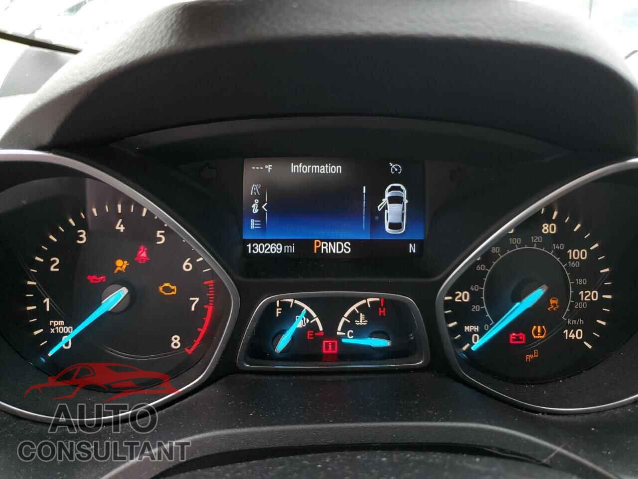 FORD ESCAPE 2017 - 1FMCU9J92HUB62327