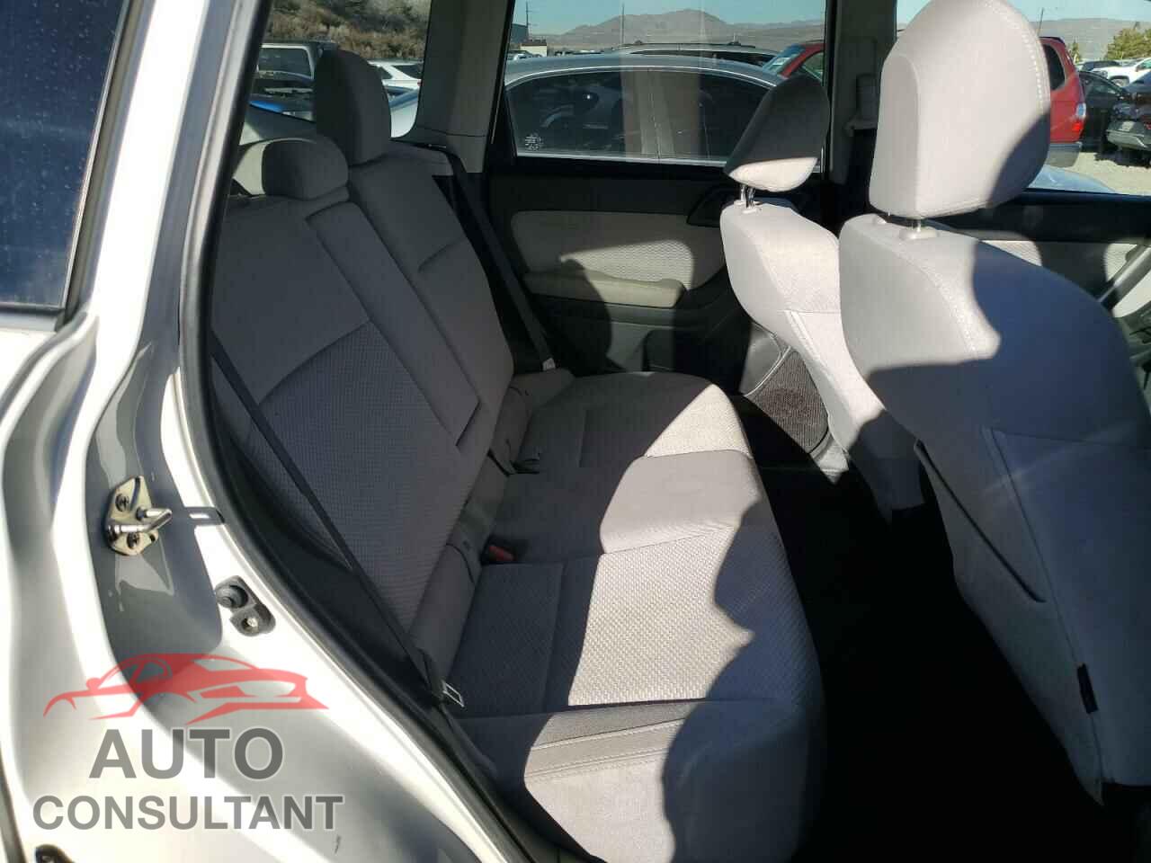 SUBARU FORESTER 2018 - JF2SJAGC1JH584182