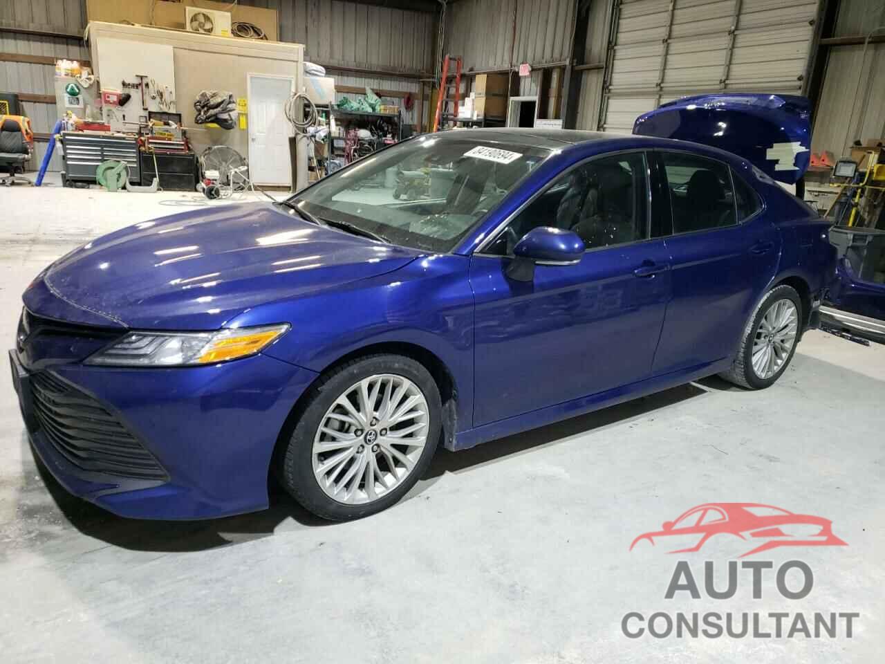 TOYOTA CAMRY 2018 - 4T1B11HK4JU657004