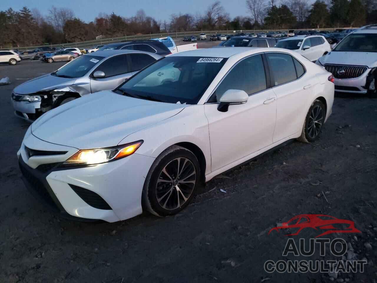 TOYOTA CAMRY 2018 - 4T1B11HK0JU530718