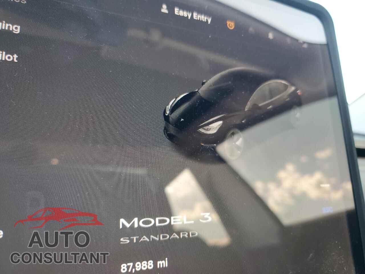 TESLA MODEL 3 2019 - 5YJ3E1EA6KF399359