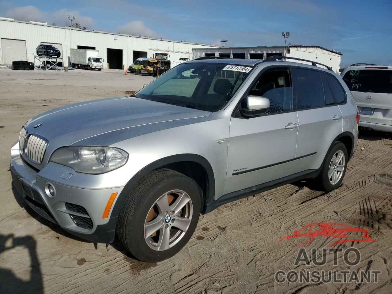 BMW X5 2011 - 5UXZW0C58BL660266