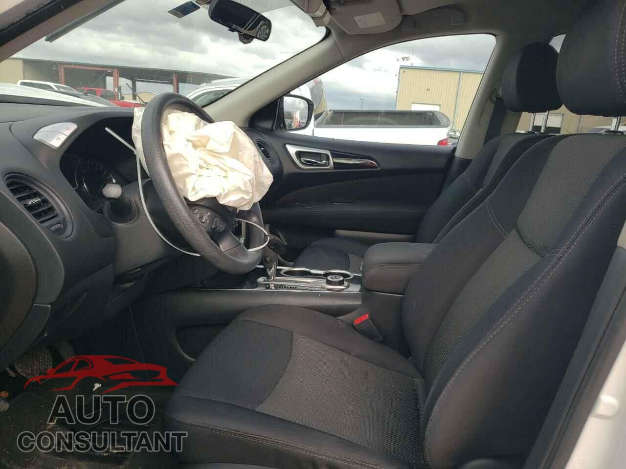 NISSAN PATHFINDER 2017 - 5N1DR2MM8HC659305