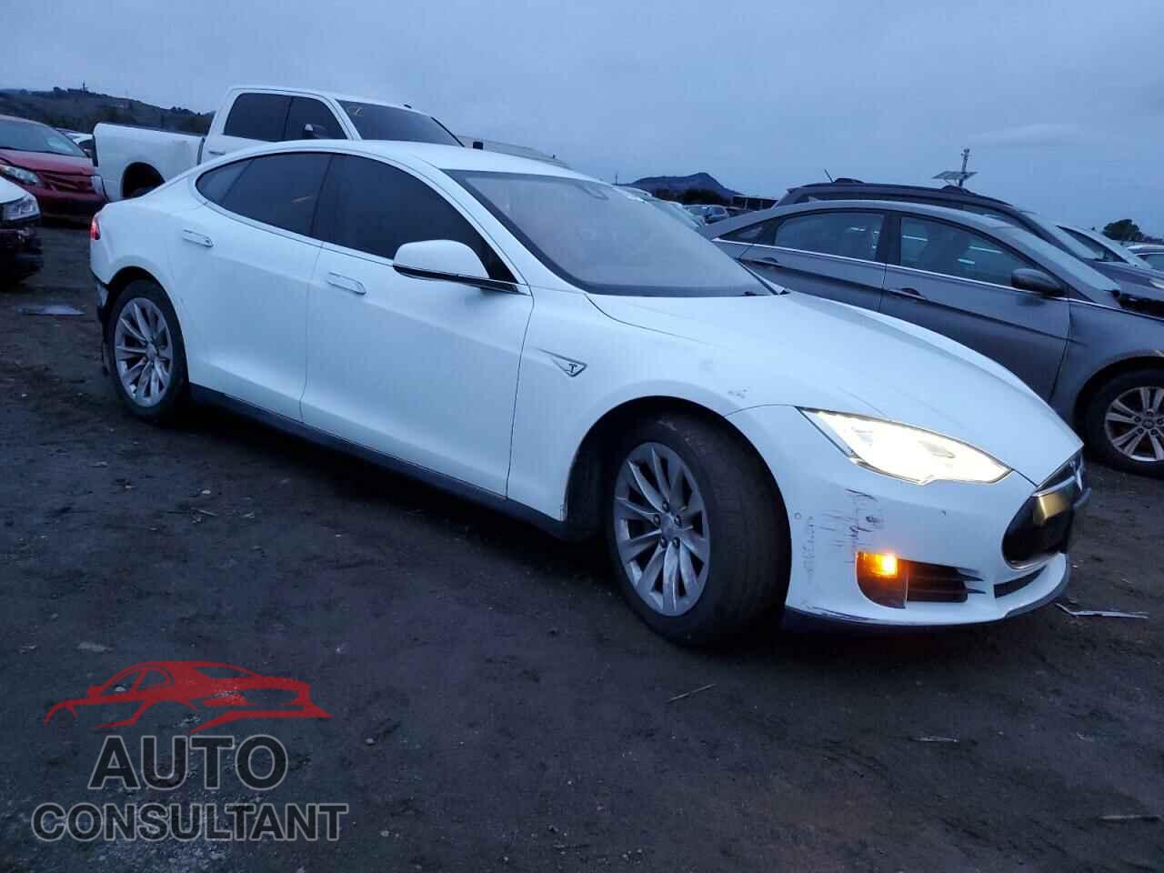 TESLA MODEL S 2016 - 5YJSA1E16GF133564