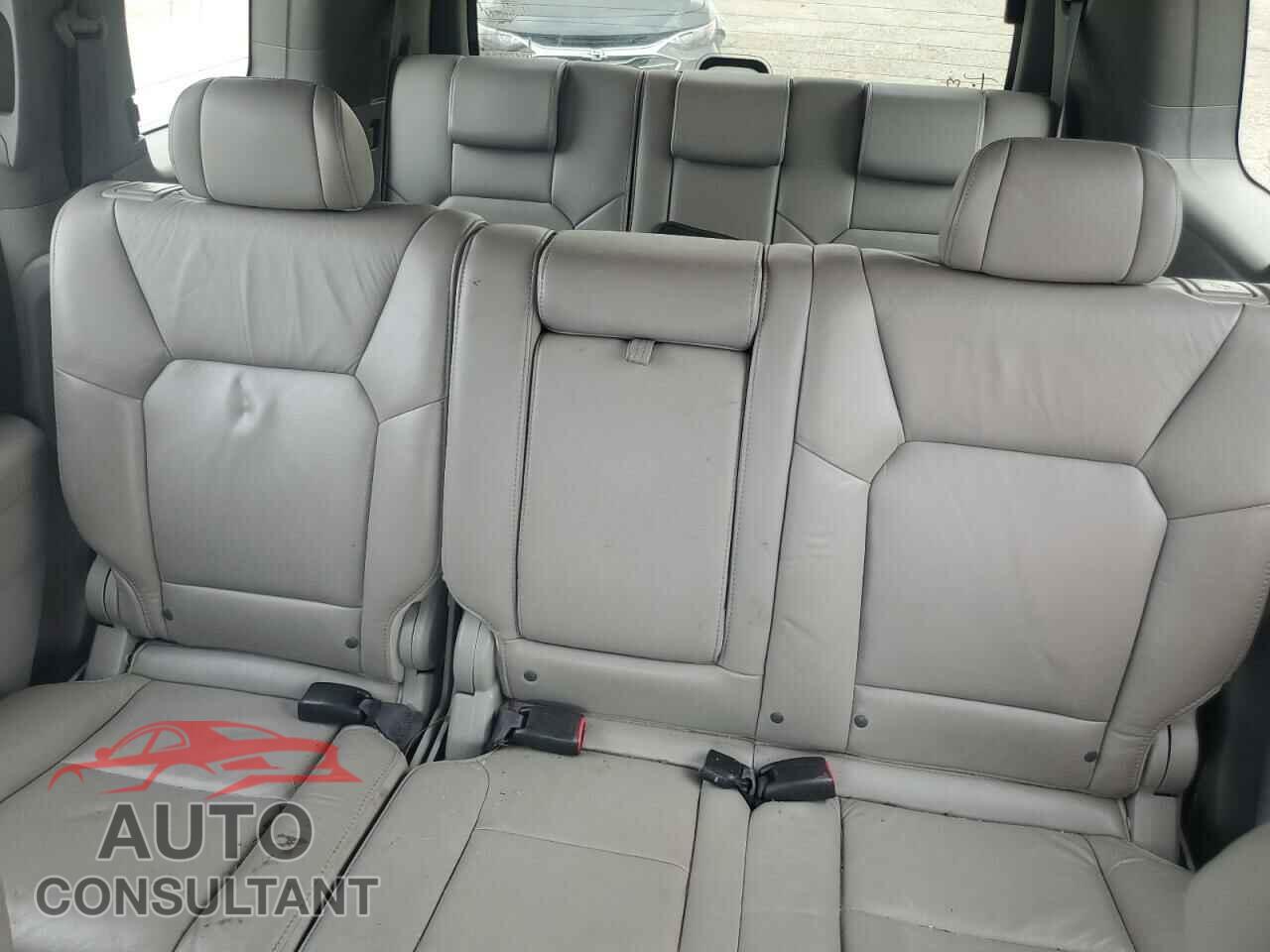 HONDA PILOT 2011 - 5FNYF3H63BB047359