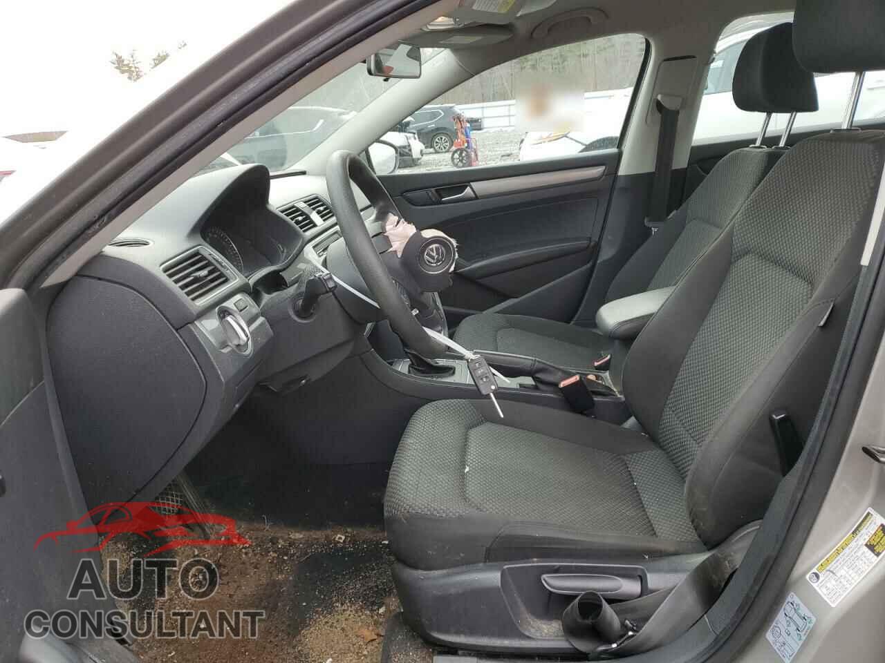 VOLKSWAGEN PASSAT 2012 - 1VWAP7A39CC081677