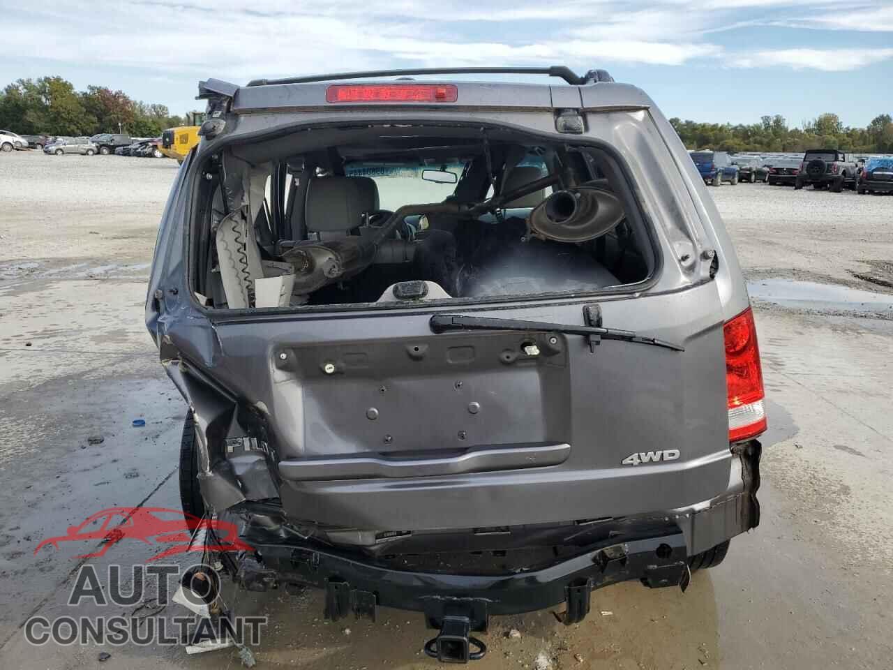 HONDA PILOT 2015 - 5FNYF4H55FB046586