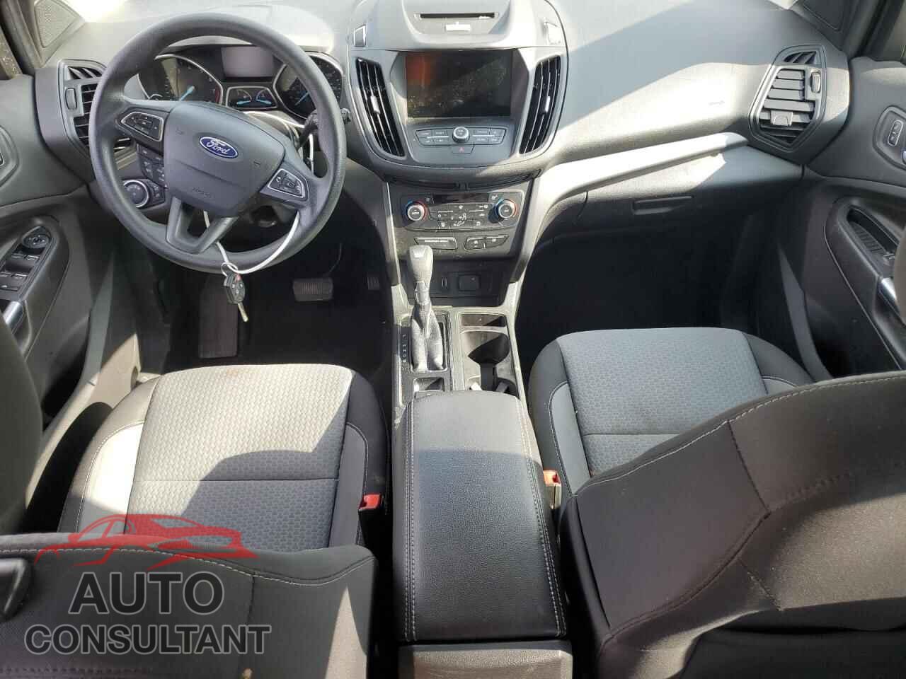 FORD ESCAPE 2017 - 1FMCU0GD6HUB40452