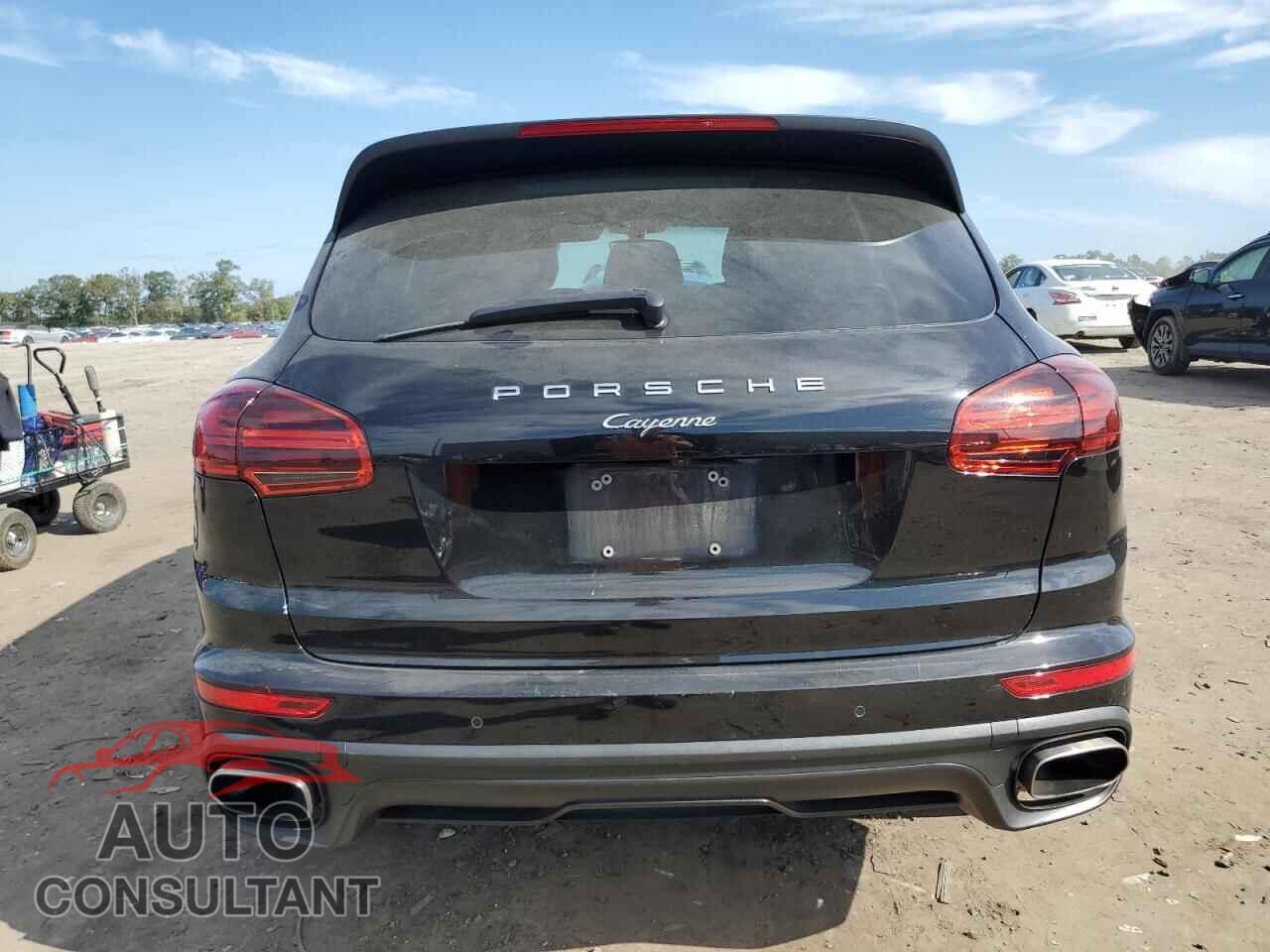 PORSCHE CAYENNE 2017 - WP1AA2A21HKA84471