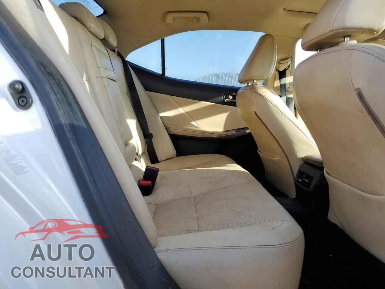 LEXUS IS 2014 - JTHCF1D24E5002372