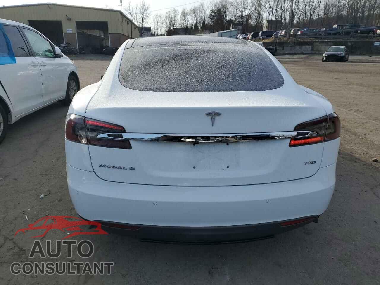 TESLA MODEL S 2015 - 5YJSA1E27FF115694