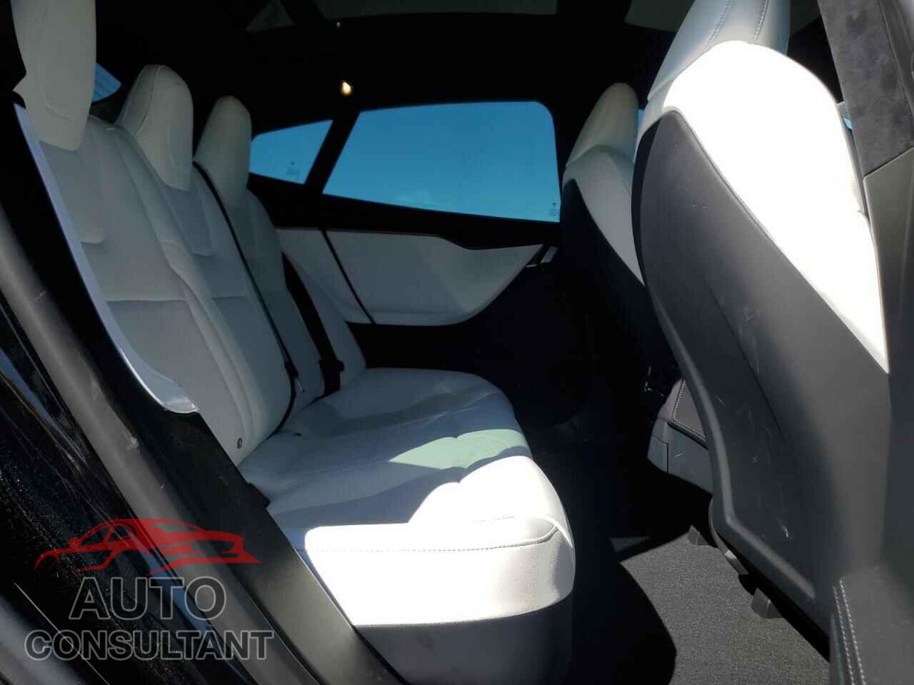 TESLA MODEL S 2020 - 5YJSA1E23LF400159