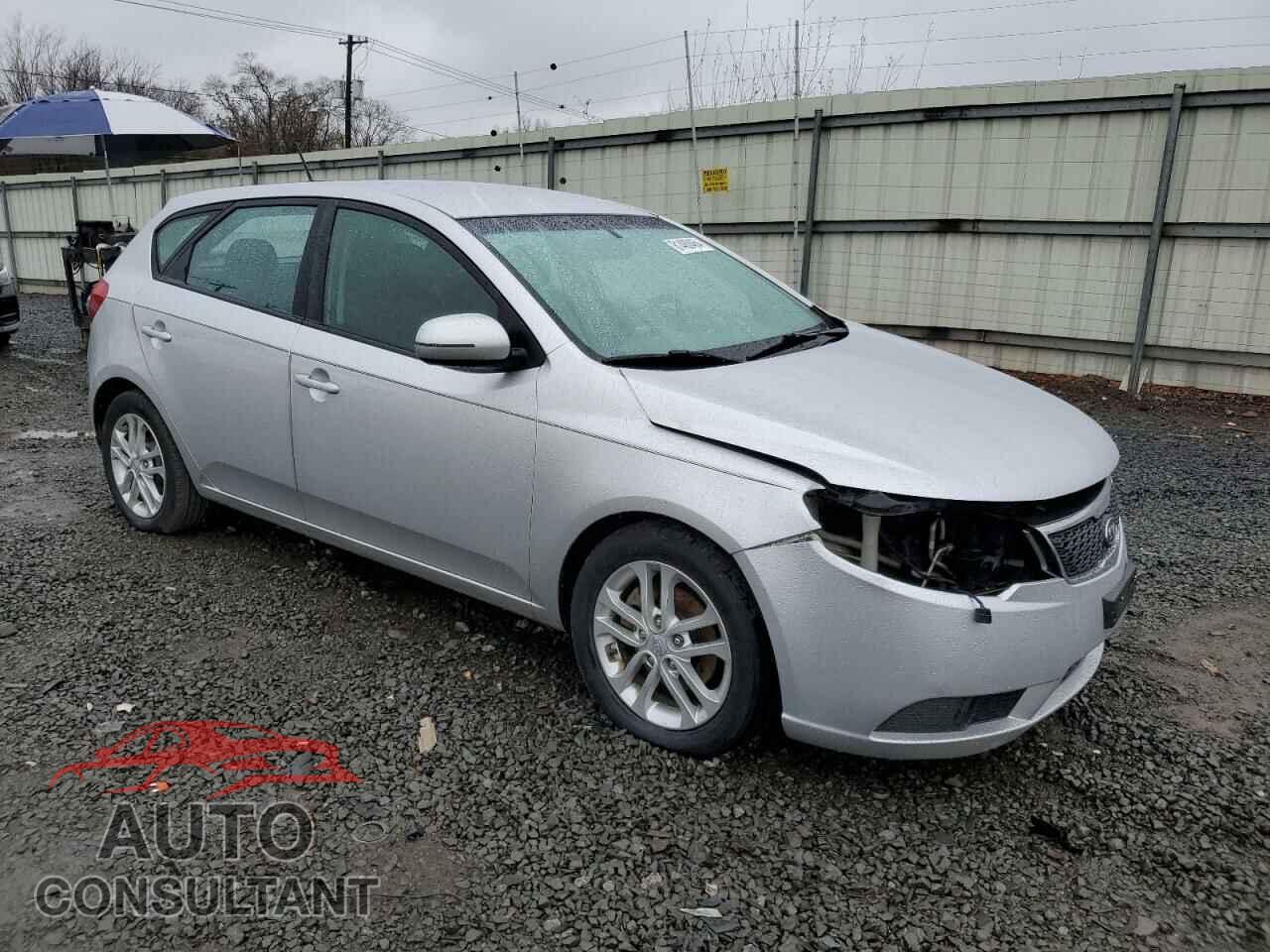 KIA FORTE 2011 - KNAFU5A22B5322685