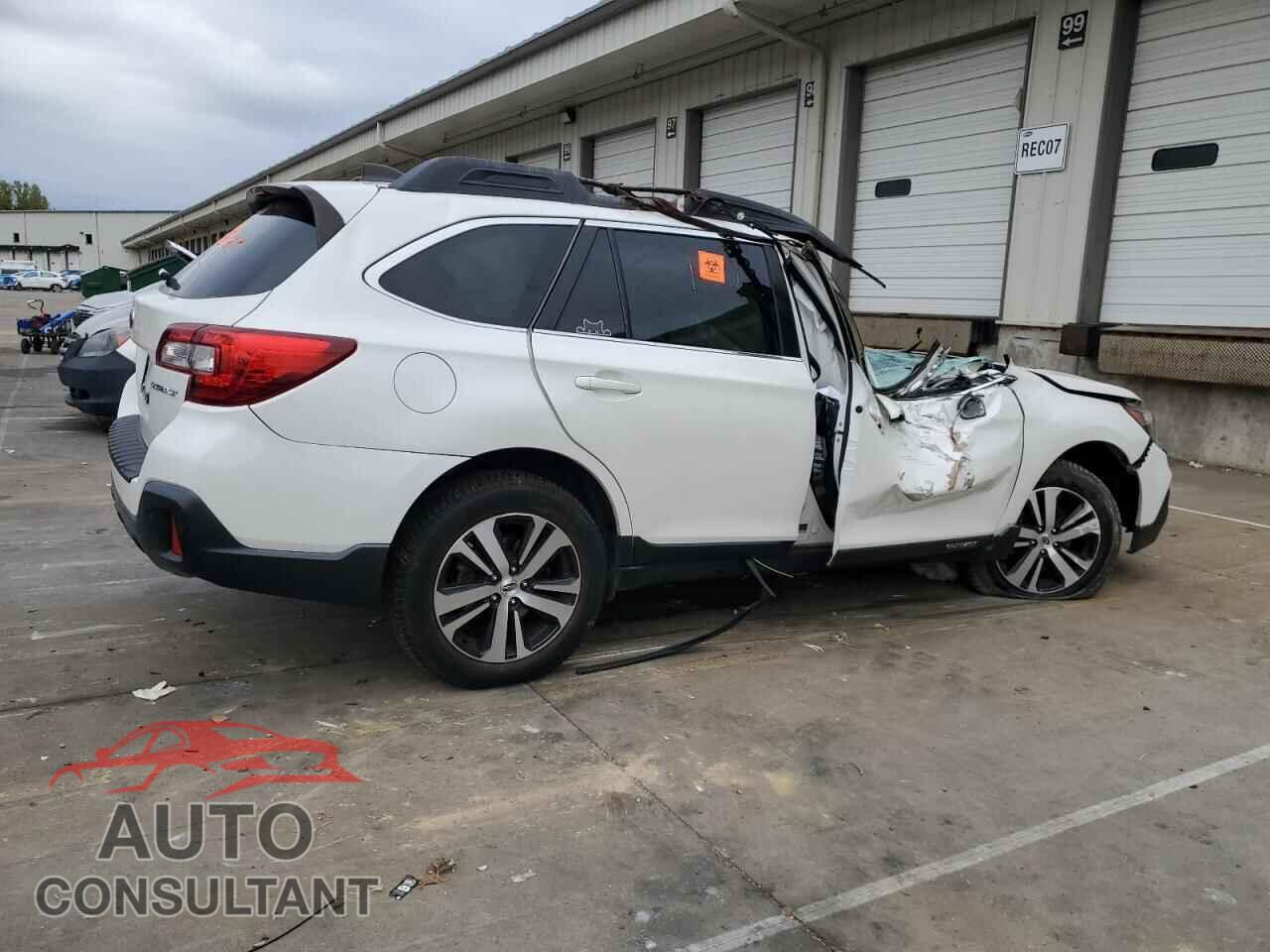 SUBARU OUTBACK 2018 - 4S4BSANC2J3278812