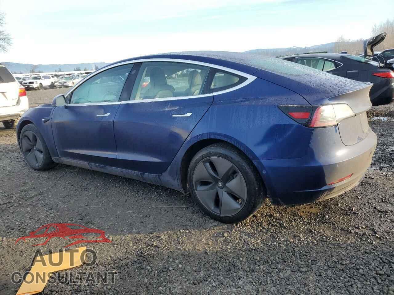 TESLA MODEL 3 2018 - 5YJ3E1EB0JF090106