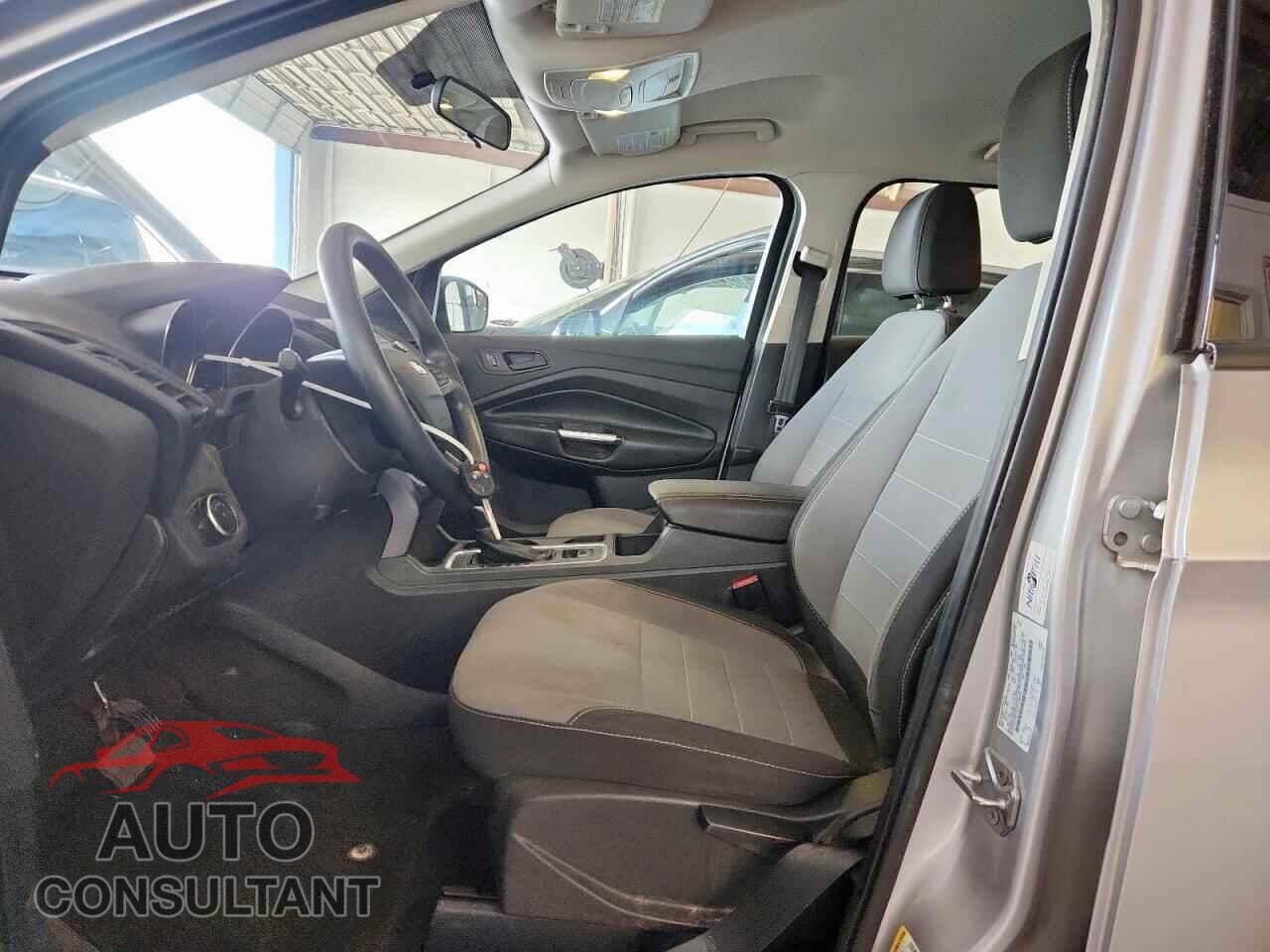 FORD ESCAPE 2017 - 1FMCU0F74HUC38360