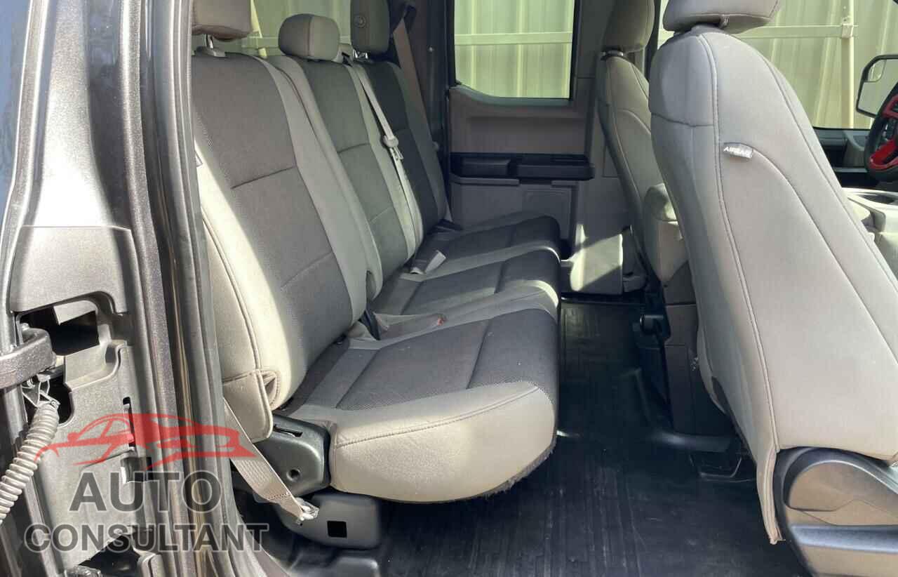 FORD F-150 2018 - 1FTFX1E52JFA20135