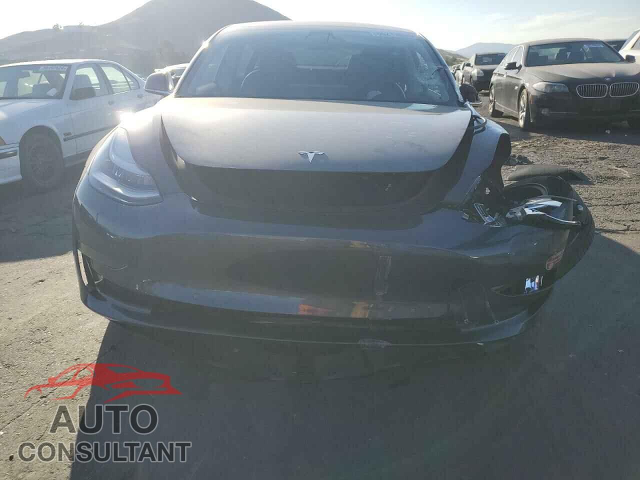 TESLA MODEL 3 2018 - 5YJ3E1EA9JF077717