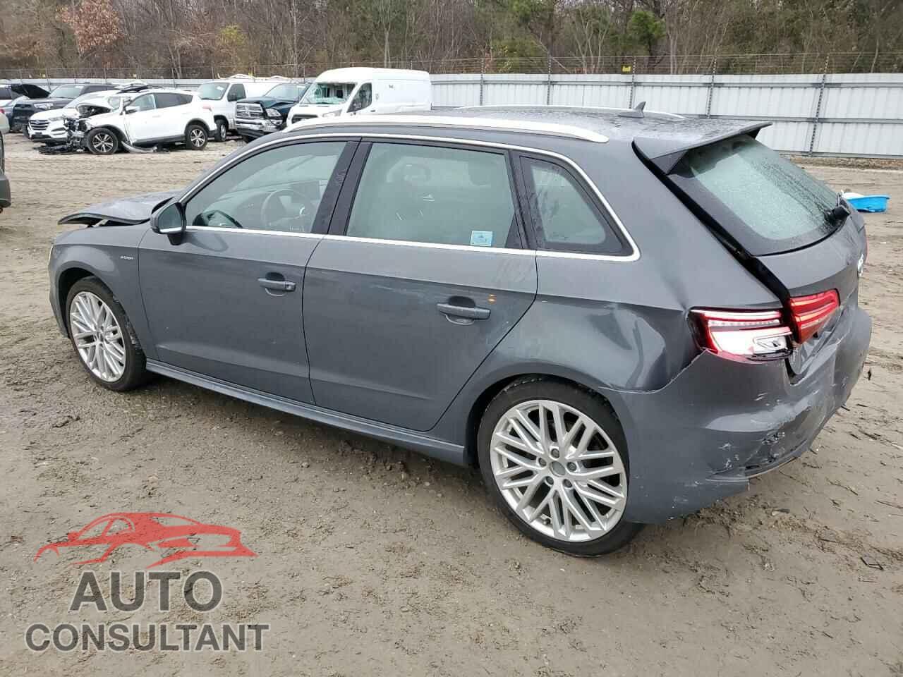 AUDI A3 2018 - WAUTPBFF9JA057449